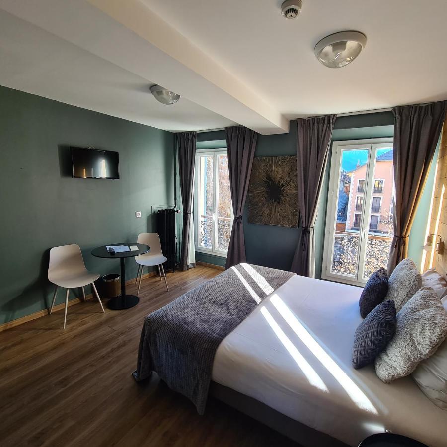 Le Grand Hotel Barcelonnette Exterior photo