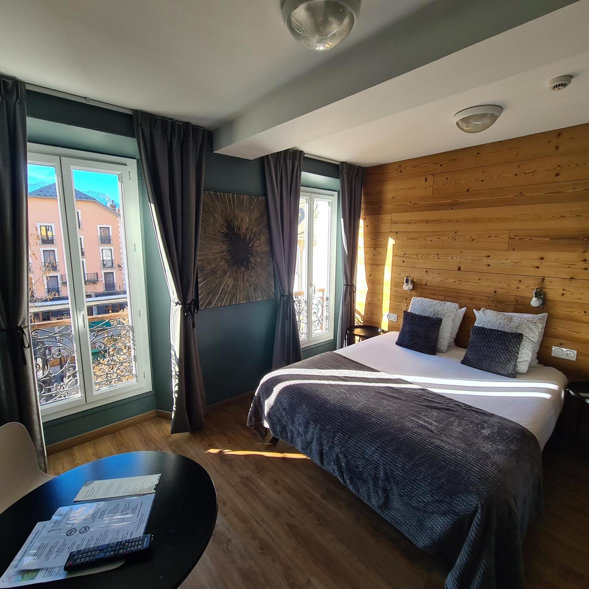 Le Grand Hotel Barcelonnette Exterior photo