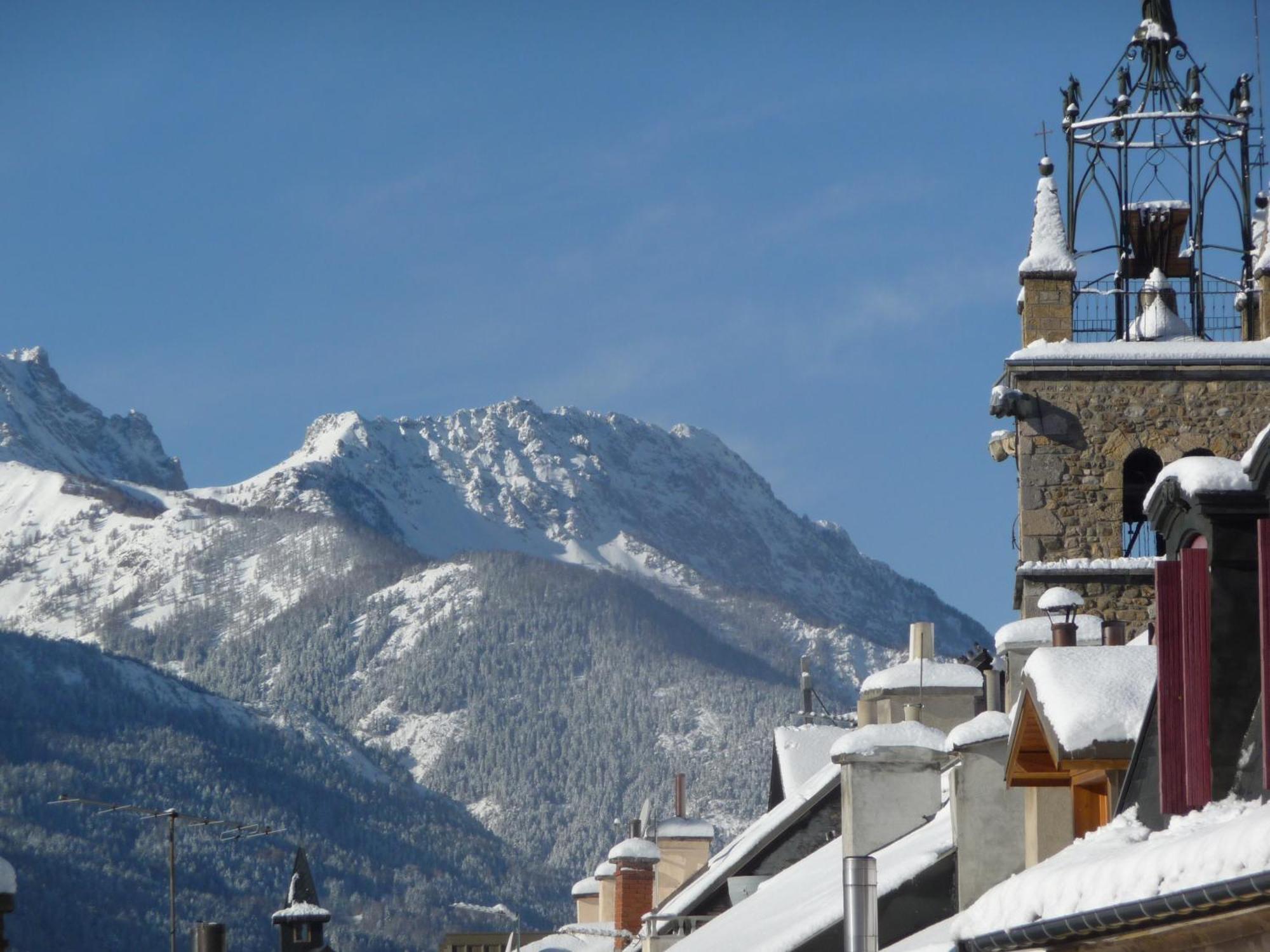 Le Grand Hotel Barcelonnette Exterior photo